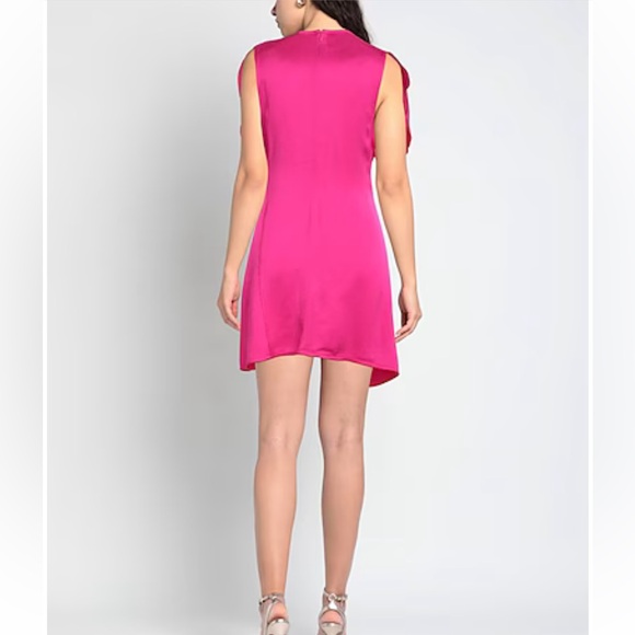 Victoria Beckham
round-neck satin minidress size 4 - Picture 2 of 12